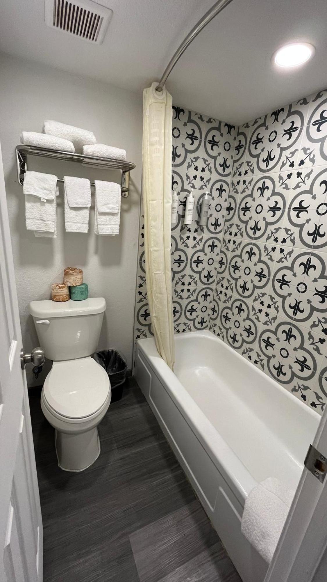 Town Place Studio Apartment Snyder Extérieur photo
